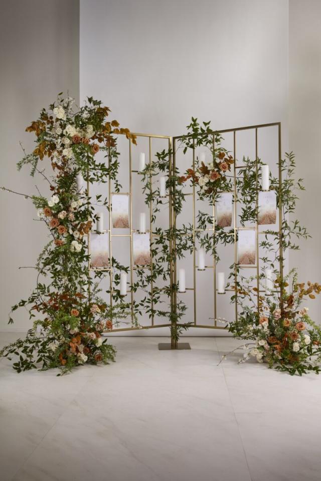 Mondrian Stand