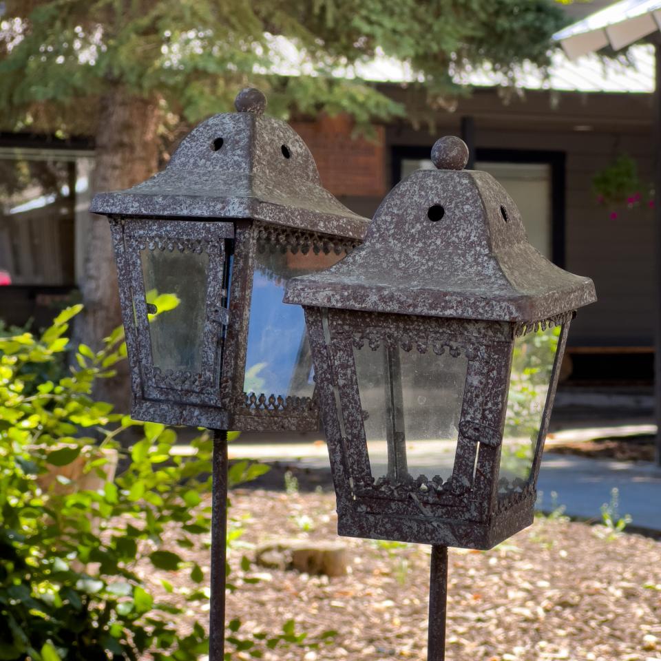 Ground Stone Lanterns