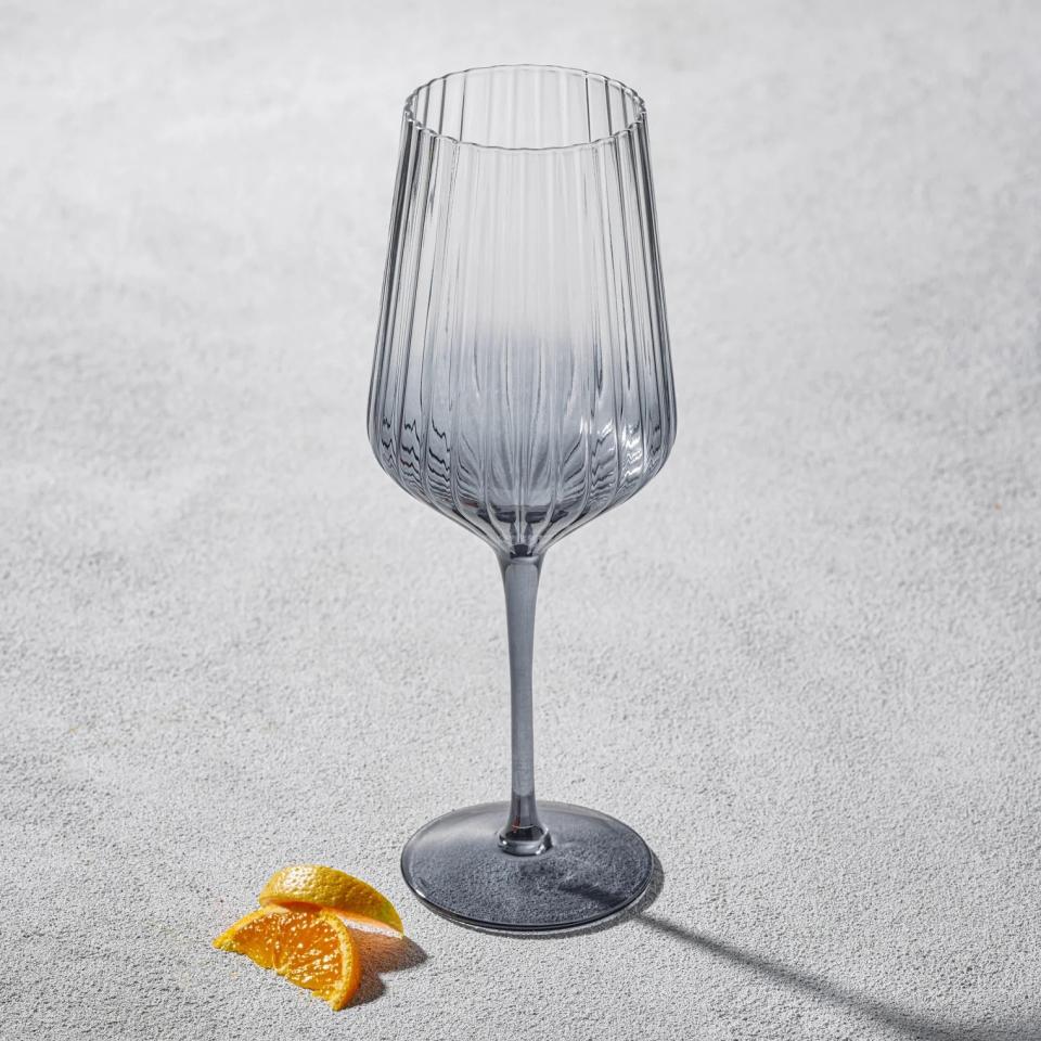 Elegant Smoked - Wine Glass, 18 oz